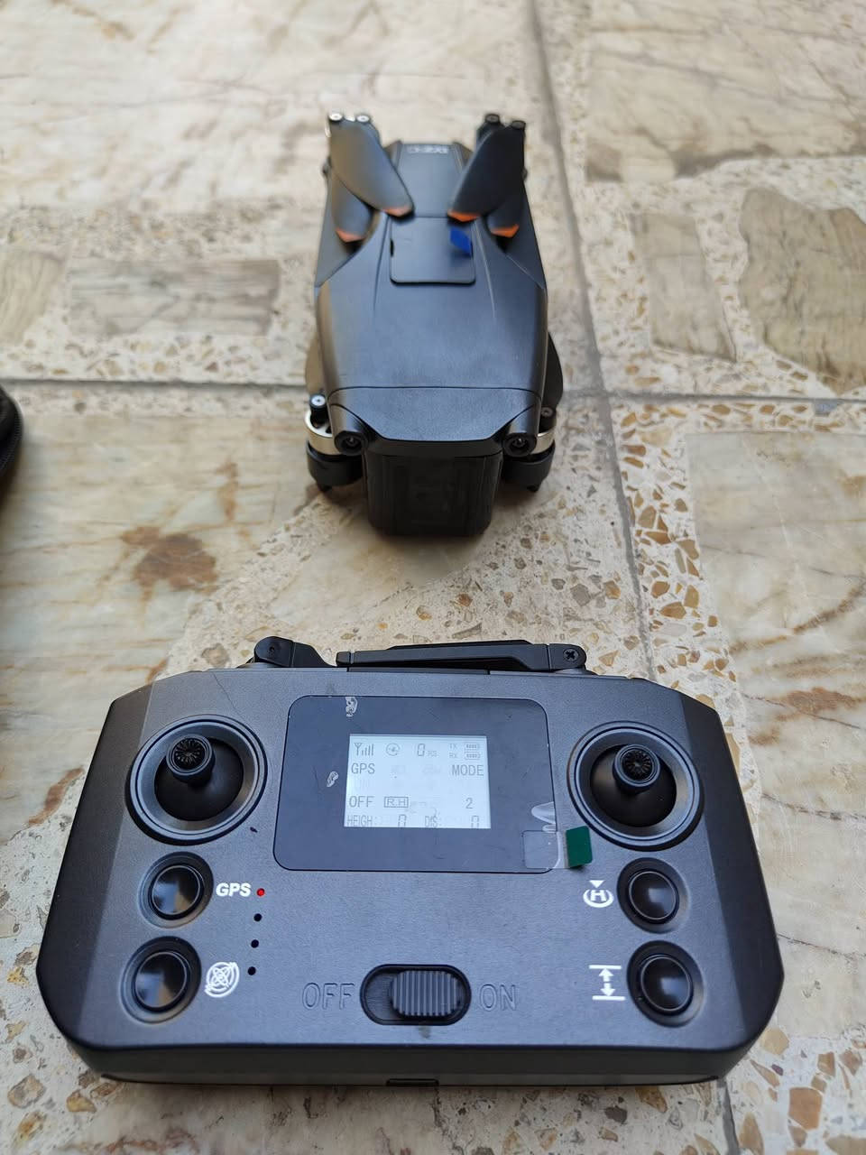 للبيع مزاد يبدي من 100 الف اعلى سعر بالعافية الدرون مستخدم كلش نظيفة 🥰
ال600 برو ماكس مستخدم 
كمبل ثلاثي 360 درجة 
L600 pro max 
حساس مانع تصادم ليزري
بطارية 30 دقيقة
جي بي اس رجوع تلقائي 
مدى 3 كيلوا ارتفاع 150
تصوير 4كي كمبل ثلاثي 
كلش نظيف وشرط الشغل والفحص والطيران
 توصيل متوفر لكل المحافظات وبالعافية عليكم


**إذا كنت صاحب هذا الإعلان وتريد حذفه لأي سبب، رجاءا أرسل رسالة إلى الدعم الفني**