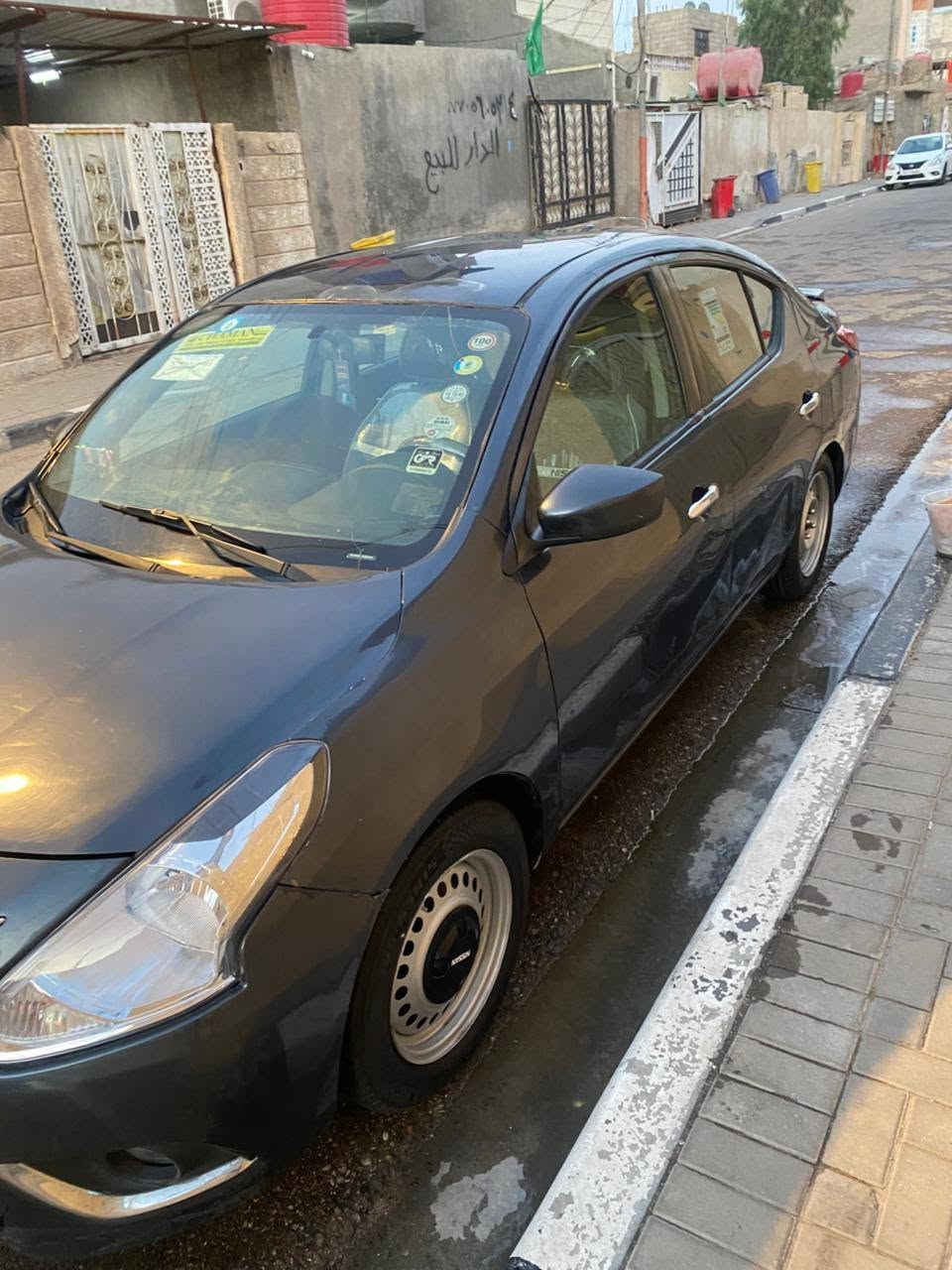نيسان فيرسه مديل /١٥ بيه بجم بميركه 
وبيه قطيتين بارد بل عراق سياره جاهزه
من كلشي مكينه ١٦٠٠ دبل نوزل
سنويه بسمي مكاني بصره مشراك قديم
***********
سعر ٧٧ وبيه مجال
