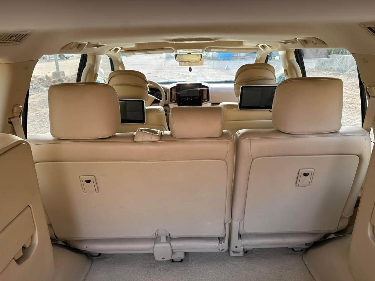 toyota land crusir_2017_  وايت ديشن

اللَّهُمَّ صَلِّ عَلَى مُحَمَّدٍ وَعَلَى آل مُحَمَّدٍ

🔷 ملاحظه سياره ماشاالله زيرو
🔷لاند كروزر (٢٠١٧) وايت ديشن (ساز)
🔷سياره حتا سبير ما نزل 
🔷سياره (وايت ديشن درجه اولا )

🔷تويتا لاندكروز موديل (٢٠١٧) وايت ديشن
🔷سياره مواصفات (GXR)وايت ديشن اصلي
🔷 (8)سلندر __ حجم محرك (٤٦٠٠)     
🔷سياره مكفول كفاله عامه _ بدون صبغ
بدون بارد بدون مفتوح حيل نظيف جديد

🔷سياره گير محرك بشرت مامفتوح كل بشرت

🔷4 اطارات و ويل جديد شريكه شرط
🔷سياره داخل بيجي كوشنات جلد
🔷كامل غه راض مال شريكه موجود حتا عرضيا مامفتوح لوك لوك 

🔷مواصفات سياره 
(بصمه .. الانزلاق .. كشن جلد  .. ثلاجه ..  زينون .. هواء مزدوج .. نيظام ايكو ..
حساسيه الديك الموخره مرايات .. فتحه ..
تشغيل عن بعد ..  باب بصمه )

🔷سنويه هزه كل جديد مباشر حول
سنويه حتى 2031 جديد مباشر حول

🔷• نظافه ١٠٠٪ كامل سيرڤس بدون نقص 
🔷رقم  ***********
