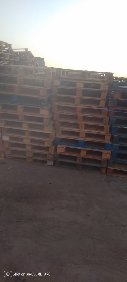 سكيب ثقيل فقط 100× 120 الوزن 36 كيلو يتحمل 3 طن العدد 125 السعر 7000 عنوان ناصريه مقابل علوة الخضار اتصال ***********
