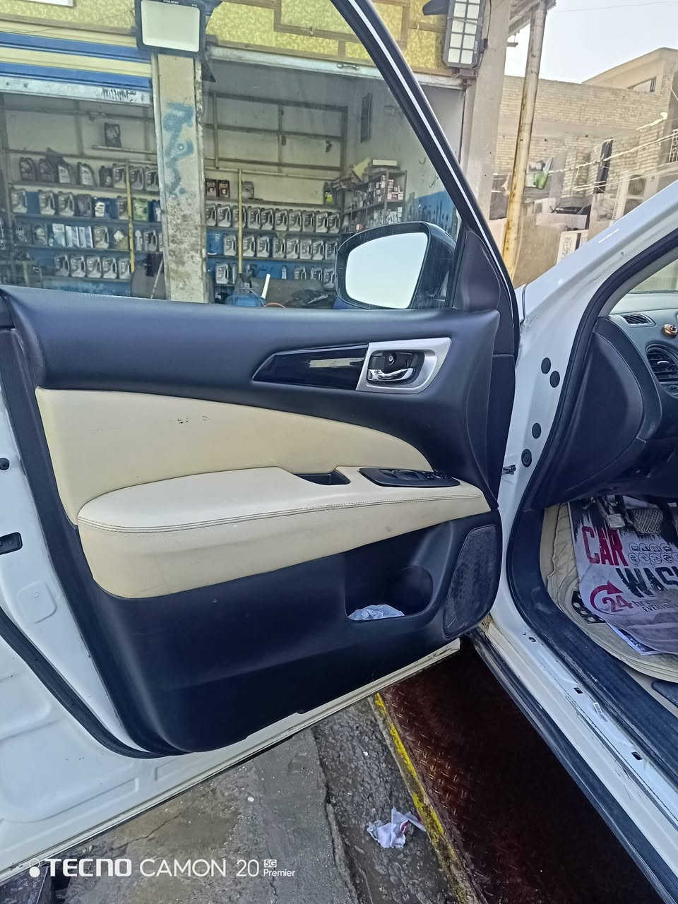 سلام عليكم نيسان  للبيع 
6V
20/13 
مكلف بل نشر اتصل أو شوف التفاصيل 
مكان بغداد تقاطع كسره وعطش 
***********
