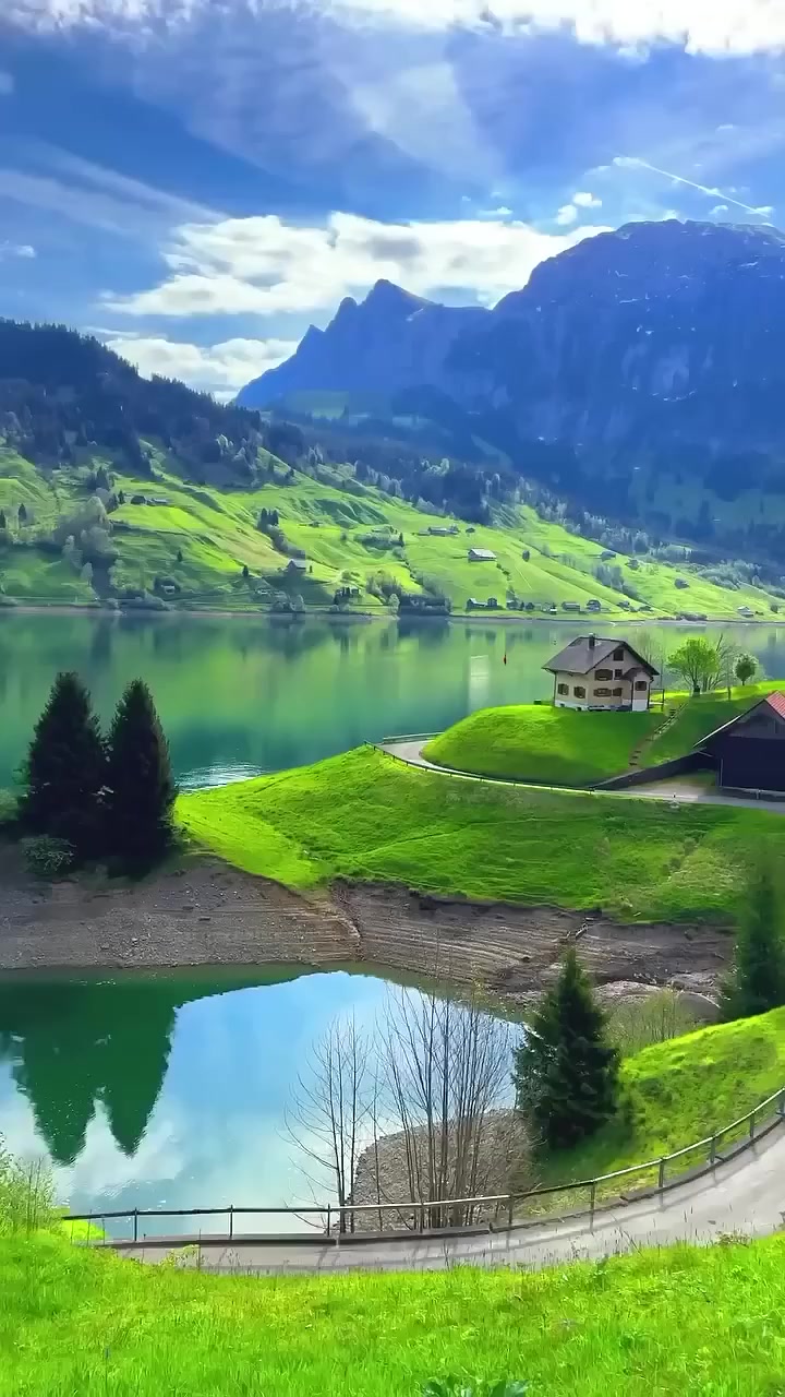 نص قطعة للبيع 

المساحه ١٢٠متر  الوجه ٦ 

المكان الحشد قرب مول الأمين 

السعر وباقي التفاصيل خاص 

***********
