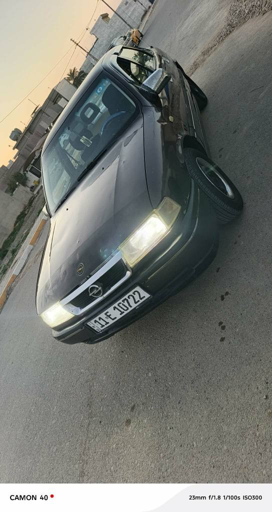 اوبل فكترا 1991 حجم 16 سيارة بلادية بدون ضربه بدون صبغ هلالات بعده شركه ما معمر  رقم بغداد سنوية ب اسمي ل2031  شرط تحويل وكالة محرك كير شرط ب كارتون راديتر بنكه سلف داينمو قوايش باتري فيت بم بلكات كله ب كارتون مسجل سماعات كله جديد شرط سيارة مال بيت وشايف الف خيرها الي يصير من قسمته سعرها 36 بي مجال بسيط حق جية مكاني كركوك 
*********** كركوك, العراق
