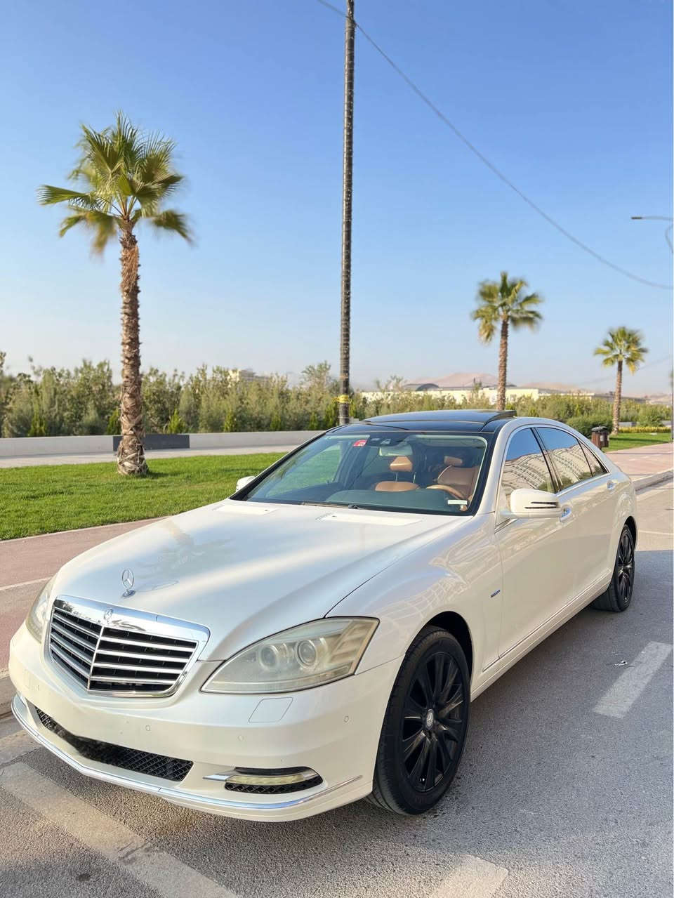 Mercedes S550 4.7L V8 Biturbo 2012 📦📦
400++hp🐎✈️
بێ ڕەقەم دوبەی 🇦🇪🇦🇪(ادوات)
سەیارەکە ساغە موس و بڕاوەی بە شەرت⚪️
‎مواسەفاتی فولە blueefficiency 
‎سەیارەکە زۆرپاک ماوەتەوە 
‎گێڕ و مەکینەی بەشەرت⚪️
‎تایەی تازە🛞
‎ڕۆنی تازە گۆڕاوە🛢️
‎مەکینەی نەکراوەتەوە
‎هیچ ئیعازێکی نیە
‎تۆڕبۆو کێسی نەکراوەتەوە بەشەرت
250 km ڕۆیوە 
تەبرید ساردو گەرم بەشەرت🔴
‎دەرگا و سنوق شەفت 🔴
‎کوشنەکانی ساردو گەرم 🔴
‎ سوکان گەرم وشەفتی سەر سوکان🔴
‎کوشن مەساج و خەزن🔴
‎25 جوڵە🔴
‎سەماعەی harman/kardon🔴
‎دەرگا لارج🔴
‎پانۆراما🔴
‎٥ پەردەیە
‎لایت لیدو داینەمیک🔴
‎ناو قەیسیە 
‎چوپەکانی مەزبوتە🔴
🔴 جامەکانی پۆلۆرایسن کامل
‎سەیارەکە بۆیاخی ئێرەی نیە ٣ پارچەو نیو لەگەڵ
‎پەلەیەکی کلێرە 
‎دەعم و لێدراوی نیە پێشو دوای کەپسە⚪️
‎ئێرباگیشی نەتەقیوە⚪️
سعر: 1 دەفتەر 💵💵
تکایە مشتەری نیت سەرمان مەیەشێنە
‎شوێن سلێمانی📍
***********:☎️ السليمانية, العراق

