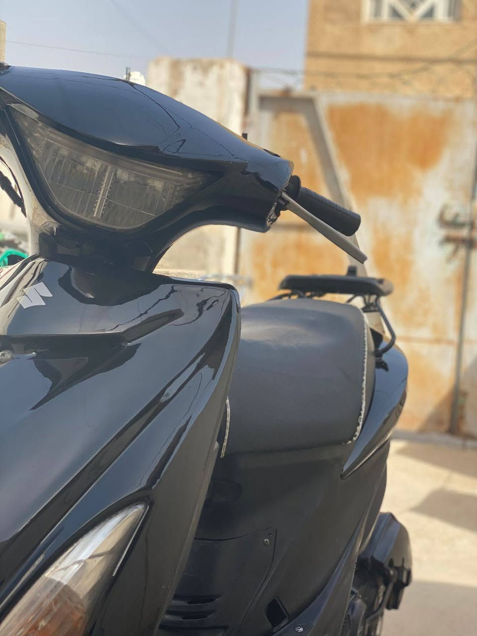 سلام عليكم حبايب دراجه ادرس ياباني محرك مامفتوح كهربائيات كلها شغاله اشاير دشبول لايتات الكفرات بلاديه فقط لامامي مبدل دراجه اخت الجديده سلف هندر خير من الله محتاج وريد ابيع نضافه 90 %100 رايدها ب 450 وبيها مجال ولشراي يشلع عيوني الخاص مفتوح وهاذ رقمي ***********
