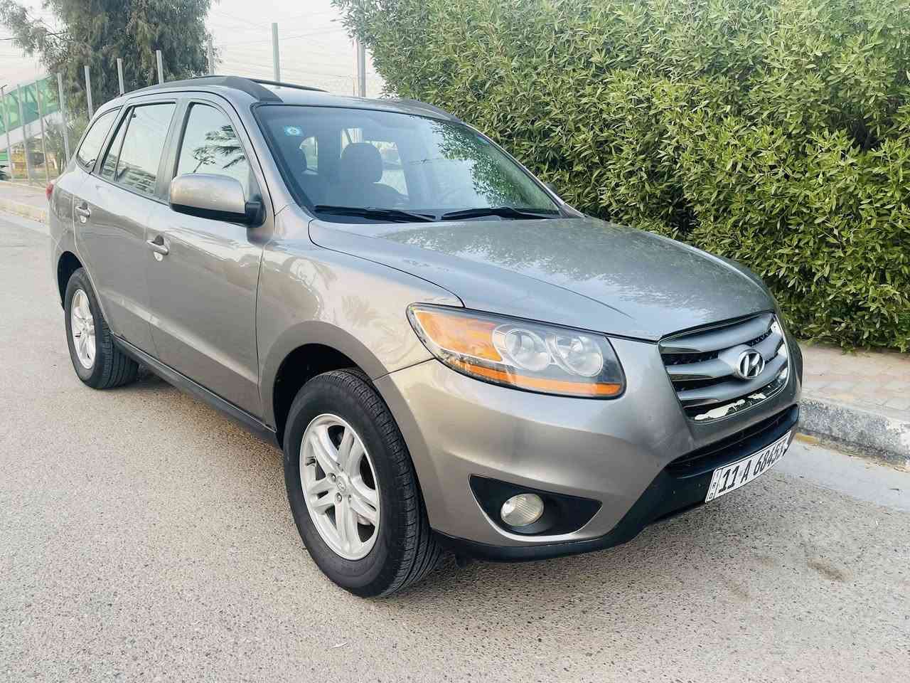 من رخصة الادمن المحترم 
هيونداي سنتافيا 2011 كفالة عامة من الصبغ والضربة والتبديل رقم بغداد انگليزي بأسمي مواصفات فور ويل داخل صاج تحكم استيرن جهتين حساسات شاشة كامرة مكينة 2400 دوش كير مكينة تبريد صدر تخم تاير جديد 
للاستفسار ***********
ملاحضة : السيارة بحالة الشركة
