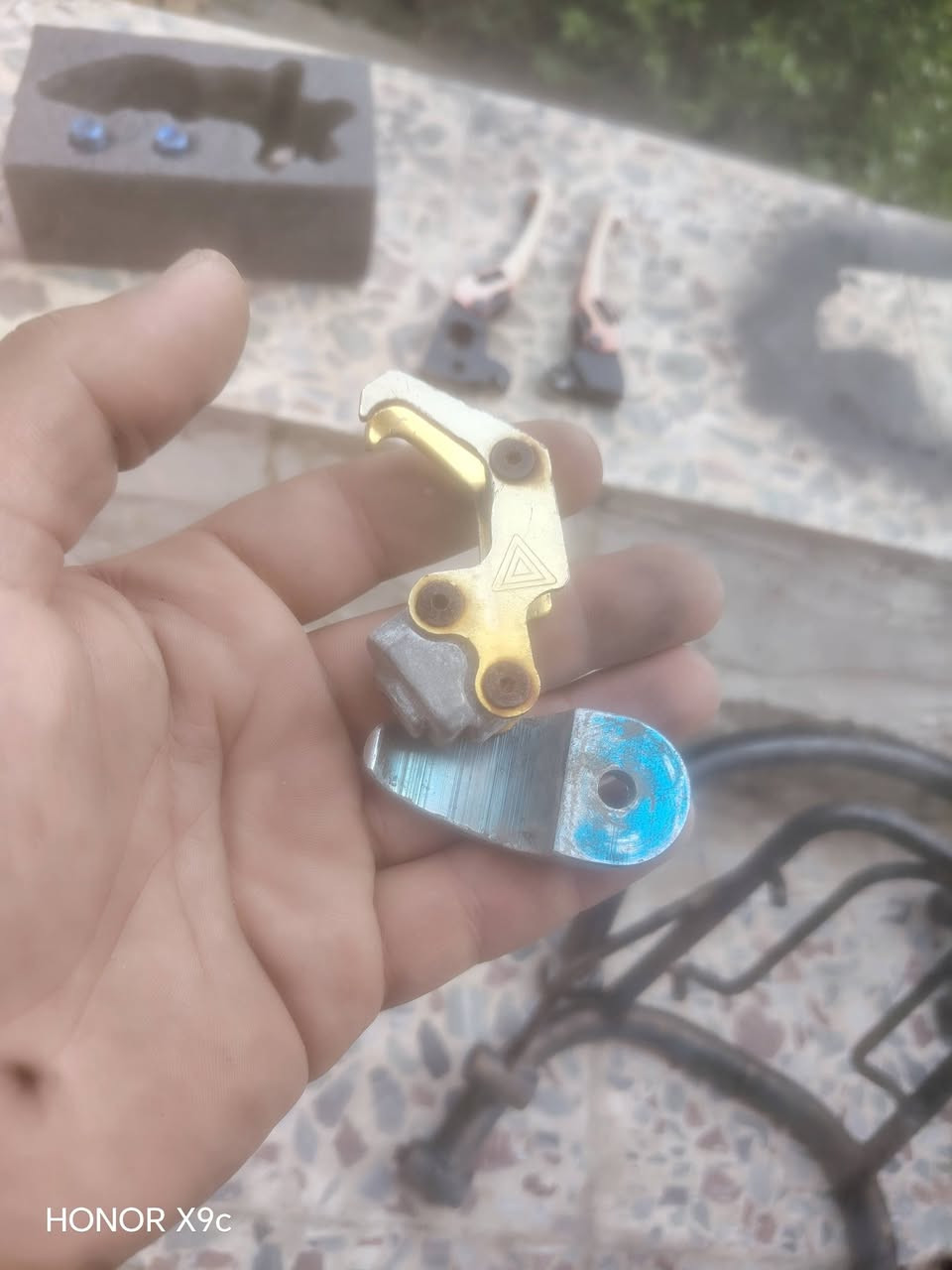 السلام عليكم غراض كله اصليه ماركه مكاني بغداد توصيل موجود ***********
