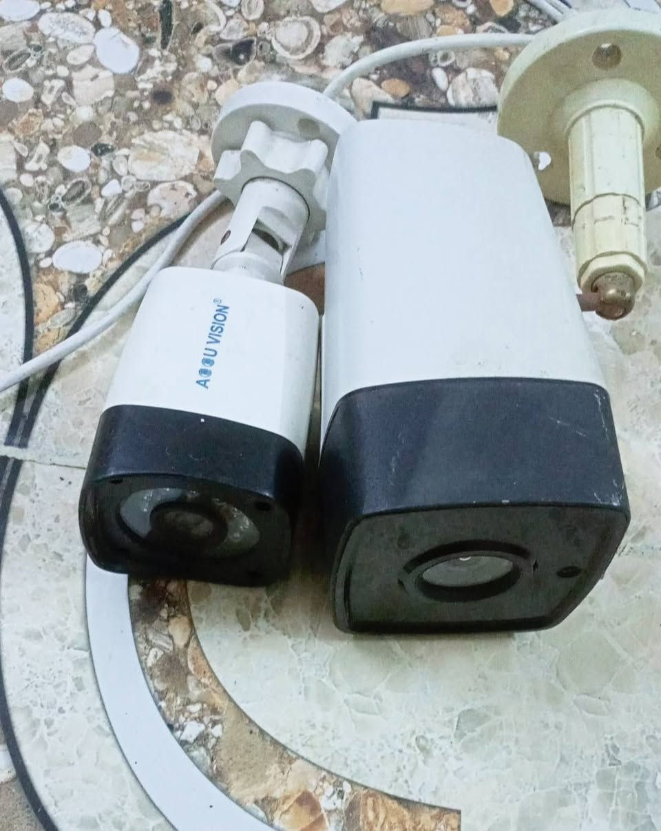 اغراض للبيع كلهم شغالين والشراي يتصل على الارقام ***********/***********عنواني ايسر سايدين حي النور قرب مجسر المعارض
