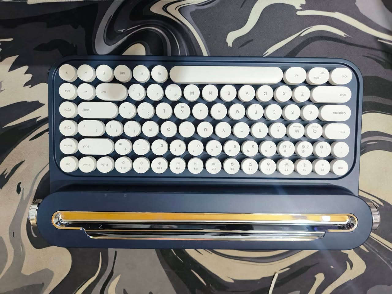 كيبورد جديد يشتغل على بلوتوث


**إذا كنت صاحب هذا الإعلان وتريد حذفه لأي سبب، رجاءا أرسل رسالة إلى الدعم الفني**