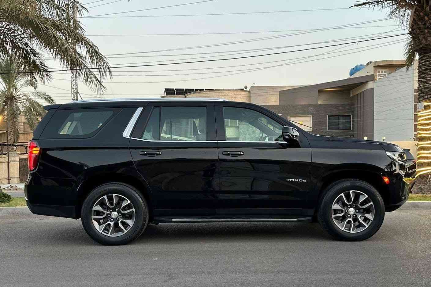 تاهو. 2023
Lt
لون اسود 
بي بي اف 
خليجية وكالة المنصور 
شاشية جبيرة 
كيج الكتروني 
شاشات 
مري شفط 
مري قلاب 
كشنات تتفئة
فور ويل 
اطفاء ذاتي 
كامرات ٣٦٠ درجة 
ويل كروم 
حساسات امامي خلفي 
صندوق كهرباء 
بانوراما
مكينة ٥٣٠٠
ماشية ٧٢ 
انضمة قيادة 
كشنات خلفية كهرباء 
ثلاجة
شحن واريل ليس 
٤ ابواب بصمة 
رقم بغداد بسمي الجديد 
***********
