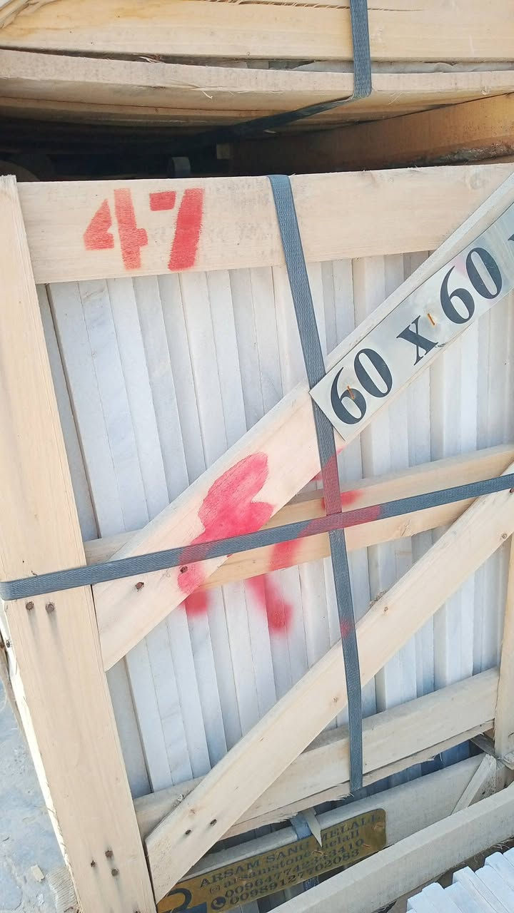 مرمر إيراني درجه اولى 60*60سمك2سم السعر 19$
30*60 السعر 15$
الكمالية شارع العام ***********
