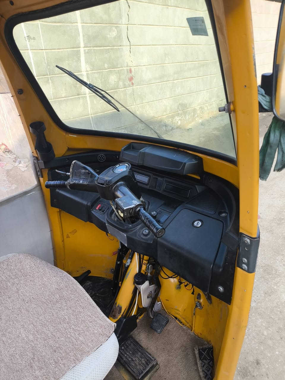 تكتك للبيع موديل 20 شهر 10 اوراق مو رقم السعر 3 أو 300 وبيه مجال المكان بابل الحمزه  الغربي الاستفسار أكثر اتصل ***********
