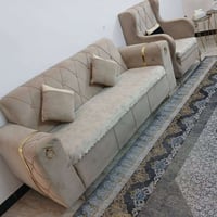 تخم عشر مقاعد للبيع مابي اي ضرر مستخدم قليل ٣٠٠ وبي مجال قليل ٠٧٧٠٢٠٦٧...