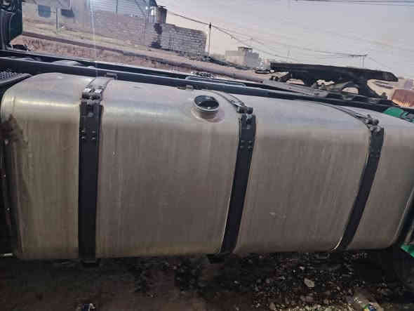 السلام عليكم يوجد لدينا تانكي كاز مال سيارة سكانيه بومه الحموله مالته 700 لتر
السعر: 4ورقات ونص 
للتواصل معنا على هذا الرقم: ***********
يوجد واتساب على هذا الرقم
