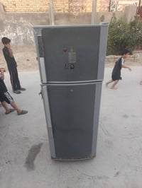 ثلاجه • عطل • للبيع