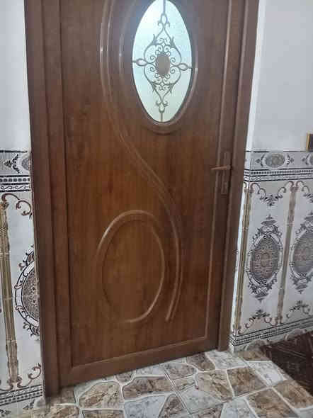 متوفر بيت ١٥٠متر بالساهرون ركن على ساحة مدرسة  الابعاد ١٠×١٥
استقبال مطبخ وصالتين  غرف نوم عدد٣ صحيات بناء درجة اولى السعر وبي مجال كافة الخدمات في قطاع ٢٤
مكتب الفرقان للعقار ***********
