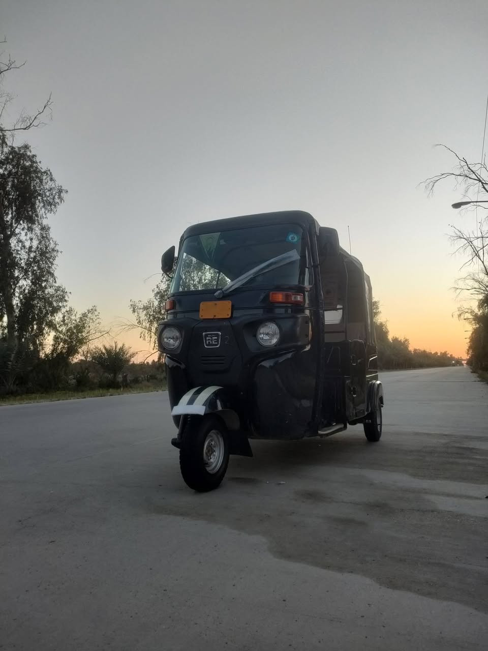 سلام عليكم تكتك للبيع موديل 22 شهر 9 كفاله عامه كشر ومكينه رقم انكليزي مداور ثاني  يوم رقم بابل داخله حته هزه يعني بس داور مكاني نجف خان النص رقم الهاتف *********** اتصل وبيك خير وتدلل
