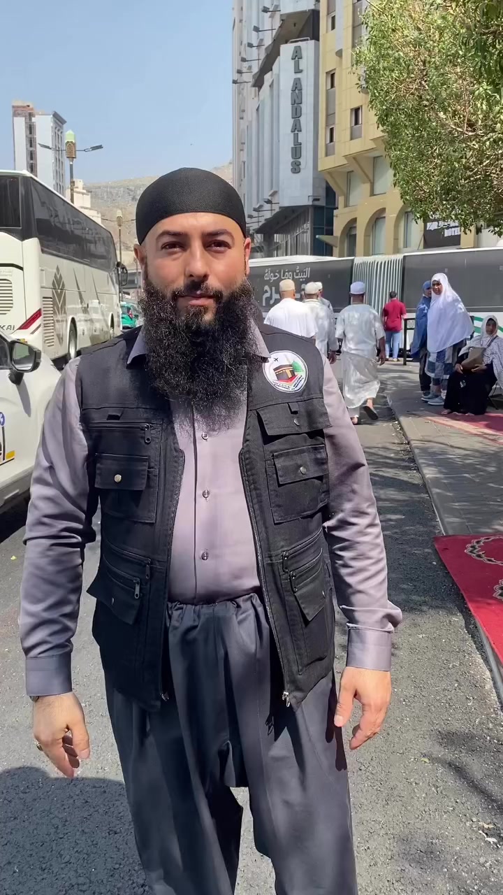 لەرەمەزان دا ئوتیلەکەت ئەوەندە نزیک نەبیت تامو جێژی رەمەزان نازانیت تەنها ١٠ بۆ ١٢ دەقە لەحەرەم دوورە
٥٤٠ دولار  ٢/٢٢ سەفەر دەکەین ان شالله
***********
ئوفیس کەلار ***********
سلیمانی کانی با ***********
