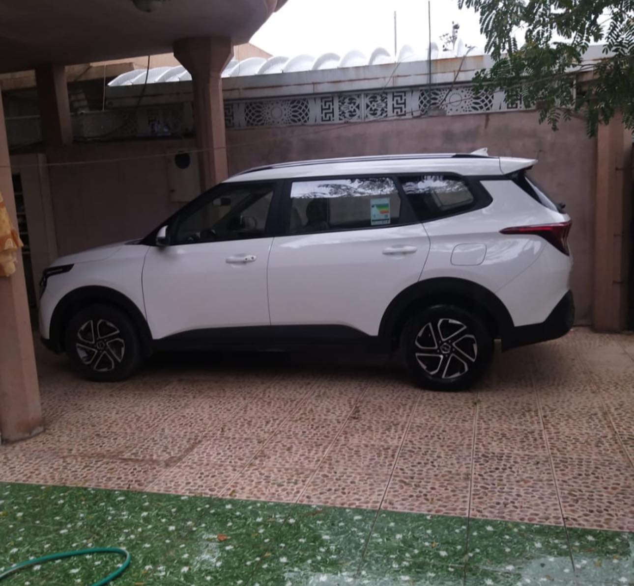 كيا كارينز (2023) 🤍🔥
وارد خليجي – شركة كيا🇰🇼

🚗 بصمة تشغيل أمامية
📱 بصمة تشغيل عن بُعد
👨‍👩‍👧‍👦 7 ركاب
🎨 لون أبيض ثلجي
❄️ تبريد ثلاث قطع
🪟 جام كهربائي
📺 شاشة بلوتوث ترتبط بالموبايل
⚙️ محرك 1500 دبل نوزل
🛣️ تحديد سرعة
🛑 مانع انزلاق
📄 سنوية باسمي
🔁 تحويل مباشر
📉 ماشية7500 فقط 
🛡️ عليها ضمان الشركة
⚙️ كير أوتو

📮 السـعـر ✅ لايك و تعليق يصلك بالخاص 📩

مكان تواجد السيارة: كركوك
رقم صاحب السيارة: ***********
الصفحة مكلف بالنشر
