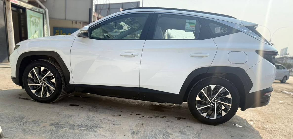 توسان 2024 خليجي مكفوله من صبغ أو ضربه أو تبديل أو بارد 
فقط ملاحضات بسيطه كم رصعه بالبدي 
رقم بغداد بسمي مباشر 
السعر 215
***********
