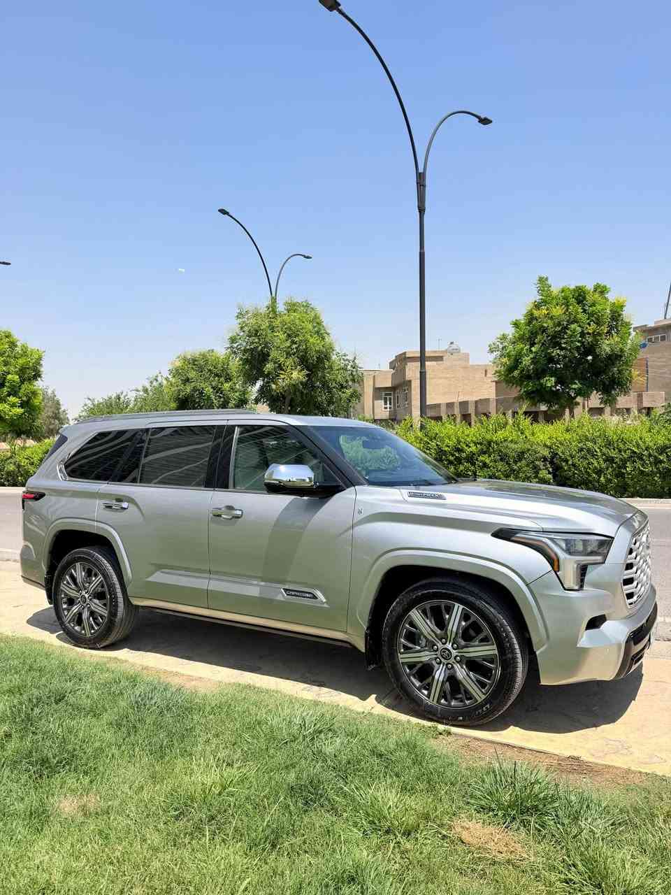 2023 Toyota Sequoia
 Capstone 

سيارة رقم شمالي 

عدد السلندرات ؛ 6 سلندر
حجم المحرك ؛ 3.4L
القدرة الحصانية ؛ 437hp
توربو ؛ 2
نظام الدفع ؛ مع نظام رفع 4x4
فتحة السقف بانوراما
نوع الفرش ؛ جلد - كهربائي 
وسادات هوائية ؛ 8 
كاميرا +  شاشة 
رادار 
حساسات

قياس الإطارات ؛ 22 إنچ
 

***********

تويوتا سيكويا ٢٠٢٣ - toyota sequoia capstone 2023
قەپات مواسەفات
٦ پستن هایبرێد
بێ بۆیاغ 
سقف پانۆراما
شغال
کوشین جلد و هیتەر سارد و گەرم
کوشین کارەبا 
کوشین VIP
تەنها ئێرباگی سوکان سیستەم
کامێرا ٣٦٠ پلە
نرخ 62500$
***********
———————— أربيل, العراق
