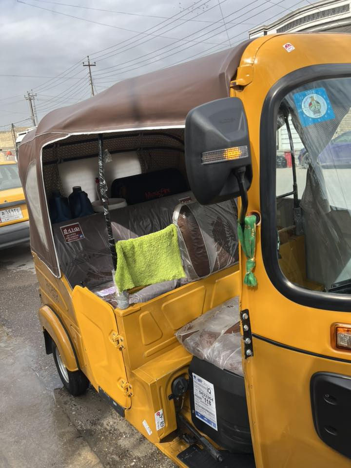 سلام عليكم تكتك للبيع موديل ٢٠٢١ شهر الخامس رقم مميز تكتك كفاله عامه من عده بارد بلغد بعد غير هاذ أصبع مابيه المكينه صبانه ما محطوط عليه السعر ٨ وربع وبيه مجال بصيط حق الجيه . العنوان بغداد حي السفير تحويل ثاني يوم . للتواصل على هاذ الرقم . ***********
