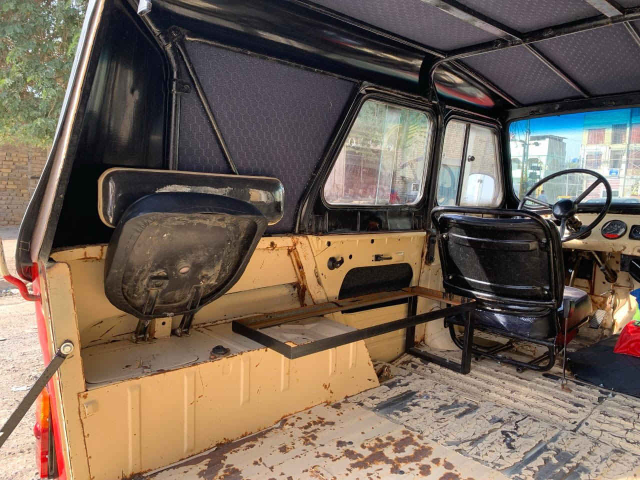 سلام عليكم
1990 حليبي بلادي

دسك 4 

تخم تاير جعمقه بلاديه بلجيس

كير ومكينه مكفولات 

كامله السياره للاخير 

تريد بدون تريد اصولي 

مكاني بغداد 

0771 252 2003
