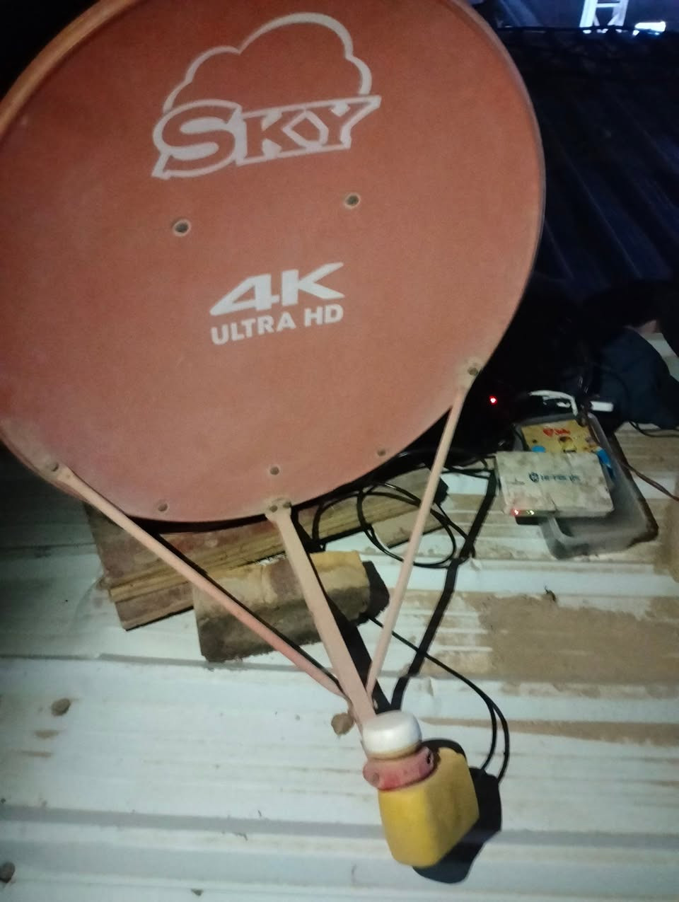 الحمد لله ، جزء من عملنا تنصيب طبق حجم 70cm نحو مدار النايلسات 7° غرباً مع ألتقاط كافة قنوات و باقات المدار المتنوعة الدينية _ الإخبارية _ الوثائقية _ مسلسلات _ أفلام _ كارتون أطفال _ الرياضية .. الخ 📡🛰️

العنوان. : الكوت _ زين القوس 

للتنصيب يمكنكم التواصل عبر 
الهاتف : ***********
واتساب : ***********

#عملنا كافة مناطق الكوت
