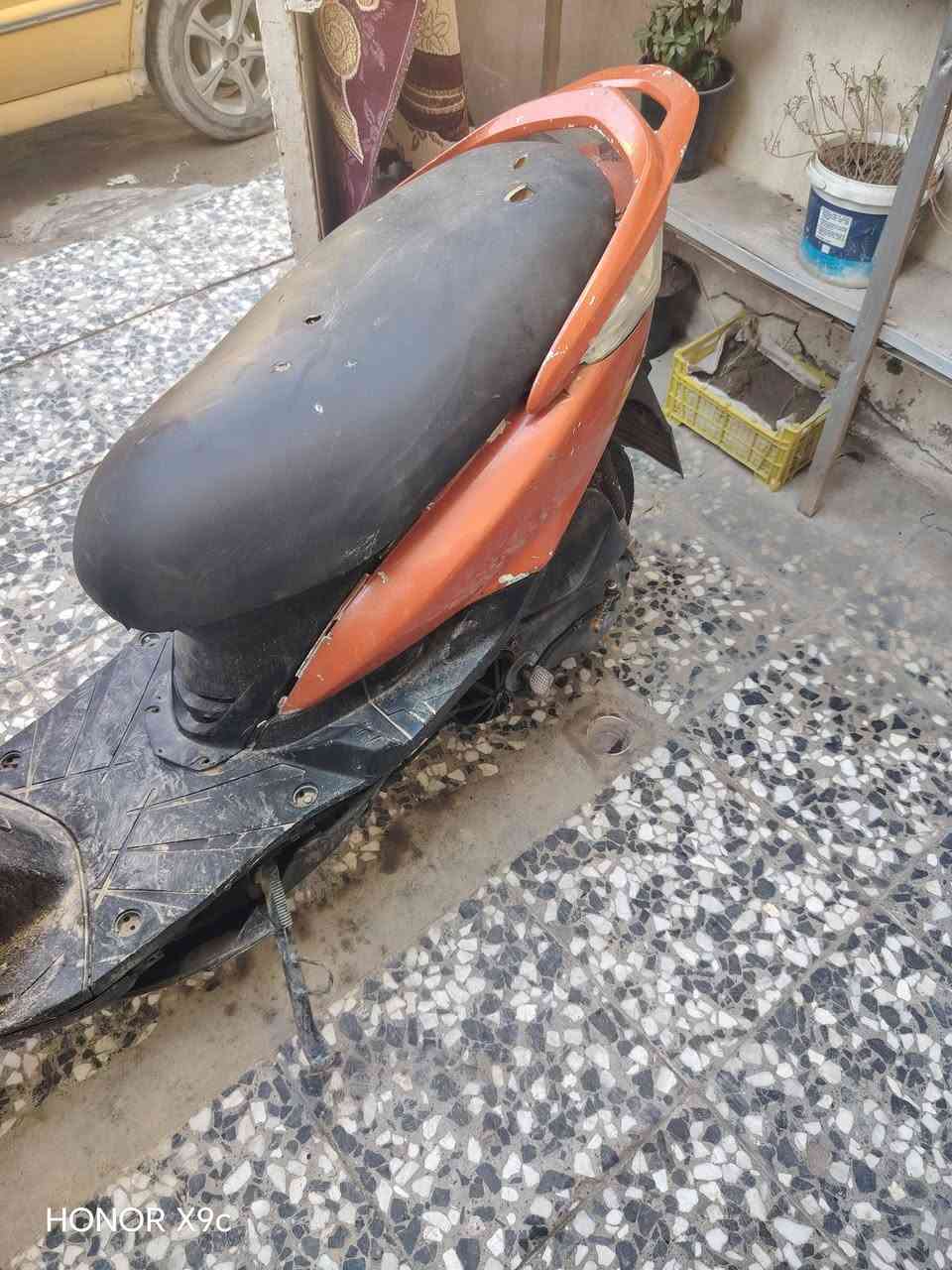 السلام عليكم ثعلب كوم حديد تشتغل وتمشي مكينه تخبل بس ابيع كوم حديد 150 قفل قفل مكان بغداد الامين الثانيه
ضفيره جديده ?
كابريتر بلادي نضيف ?
كلجات بلادي نضيف ?
قبغ هندر بلادي نضيف ? 
سوادات نضيفات ?
سلف شغال ? 
تايرات زوج جدد ما مستعمل?
نهايته 150 تفصيخ ما ابيع بيع شلع
***********
