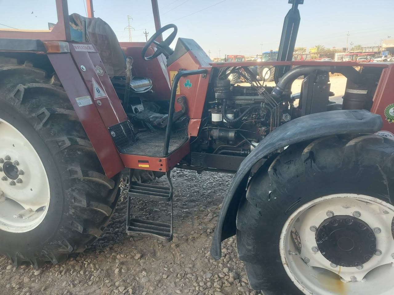 للبيع فيات حجم 80.90
كشف رقم تحويل نظيفه ومكفوله بيه صبغ 
السعر ٢٤ وبيه مجال
***********/*********** الزبيديه
