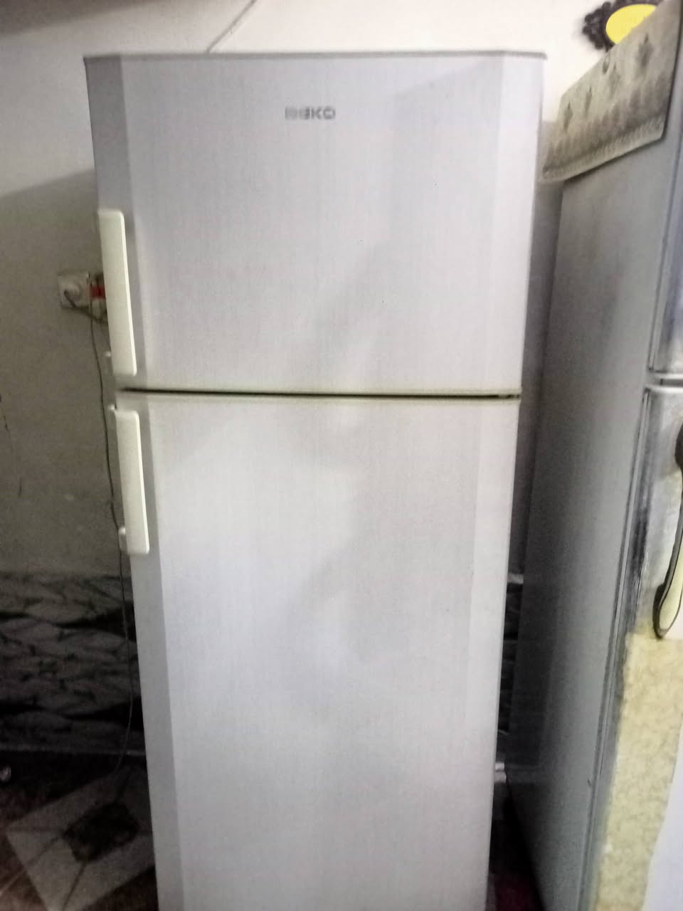 سلام عليكم اخوان ثلاجه للبيع 
نوع بيكو
عيبه فقط اثلج 
اما اي عيب ثاني مابيه
سعر175بيه مجال قليل 
استفسار خاص رقم ***********
