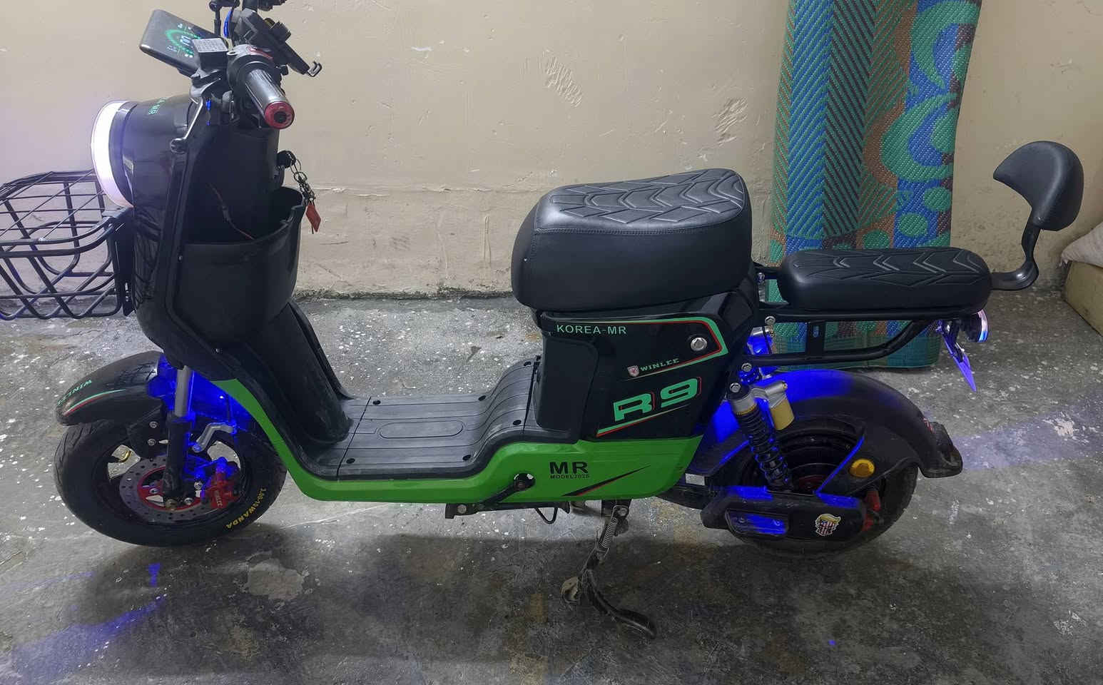 سلام عليكم ماطور ار 9للبيع بطاريات على فحص السعر 400وبي مجال


**إذا كنت صاحب هذا الإعلان وتريد حذفه لأي سبب، رجاءا أرسل رسالة إلى الدعم الفني**