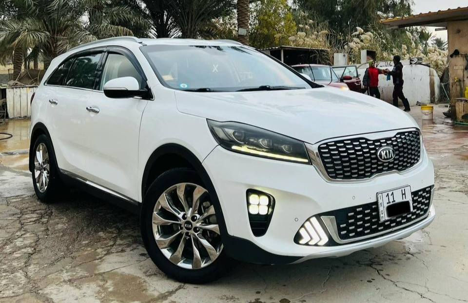 سورنتو 2020 وارد خليجي 
الموديل : 2020 
 الممشى : 200 الف كيلو متر 
 مكينة 3600 ( V6 ) 
الضرر : ضربة بالتكم الامامية اثر حادث عارضة ومعمرة تعمير درجة اولى + صفحة سايق جاملغ امامي تكحيل + خشم البنيد جهة السايق شبر صبغ + بارد وتكحيل باب وجاملغ خلفي عكس السايق + موضحلك صور اثناء التصليح 
  كير ومحرك كفالة 
 رقم بغداد الجديد بأسمي

المواصفات ماعدا الفتحة 
 شاشة حجم كبير
 كشنات الامامية كهربايئة + مساج 
 حساسات  
دفع رباعي 
 سبعة راكب 
السيارة استخدام شخصي ع ايدي ونظيفة جدا ماتصرف عليه دينار وكما موضح بالصور 
العنوان : حلة 
رقم صاحب سيارة ***********
