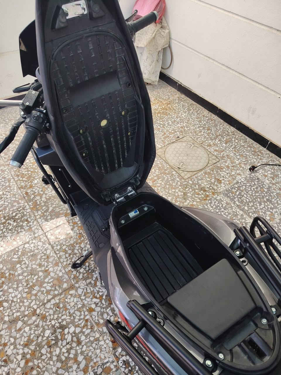 للبيع اباجي KOREA-MR 2026 دراجه أخت الجديده مستعمل 10 ايام فقط السعر 1250,000 المكان الفلوجه مجمع الاميرات للاستفسار الاتصال على الرقم *********** /***********
