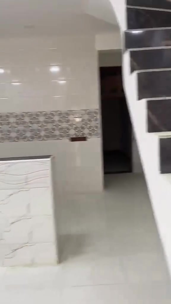 🏡/ دار للايجار المساحة ١٠٠ م 

يتكون الدار من طابقين 

الطابق الاول / مطبخ. هول . استقبال . غرفة نوم . مجمع صحيات داخلية وخارجية 

الطابق الثاني / غرفة نوم. هول . مجمع صحيات 

🌏الموقع/ شارع ٨٠ طريق النجف مقابل ميزانية رائيد قرب مؤسسة العين قريب جدا من الشارع العام 

لمعرفة السعر مراسلة الصفحة او مراجعة مكتب 

بشار للعقار والمقاولات شارع ٦٠ بداية شارع الحسينية 

***********

***********
