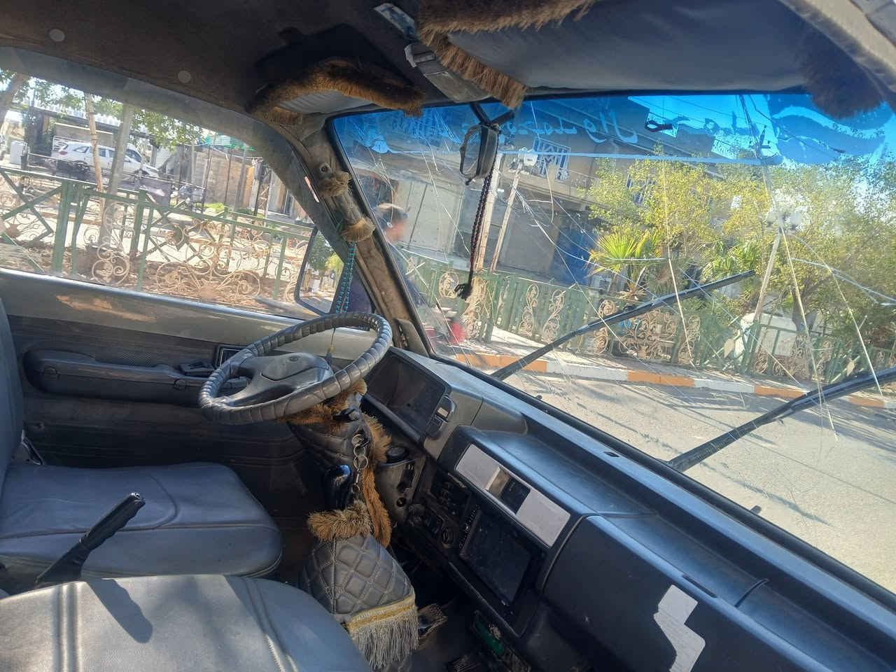 سنويه ٢٧
سياره بلادي
صاحبه يريد تحويل   
كفالة عامة
شواصي أمامي نظيف
خلفي معمره  
تخم تاير
بطارية جديد
صدر جديد 
غرفة هوندا 
درع خلفي 
درع امامي
كير محرك تخفير جديد
وركات جديد 
سياره مصفرة
من هيئة وغرامة
سياره كامله كبل للشارع 
عنوان ديالى 
سعر ٤٨
بلدروز 
رقم الهاتف ***********
