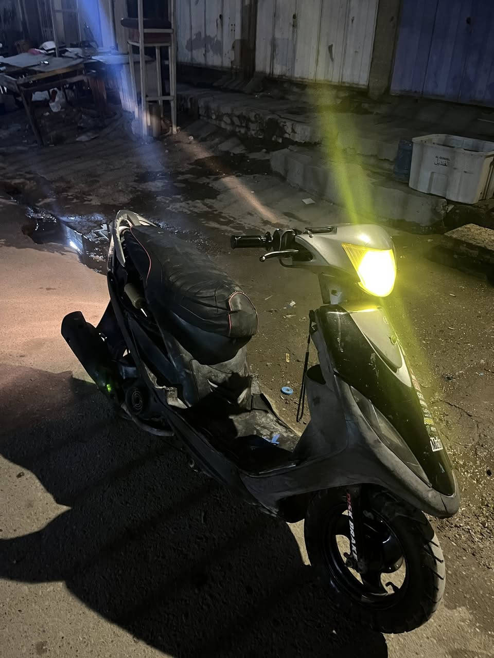 سلام عليكم دراجه ماكس عدله دراجه نضيفه كفرات بلادي كابريتر بلادي دراجه فقط مجفته تجفيت (بلادي)كهربائيات كله شغاله الدراجه كله ختم واحد السعر 450وبيه مجال بسيط للمراسله واتساب***********
