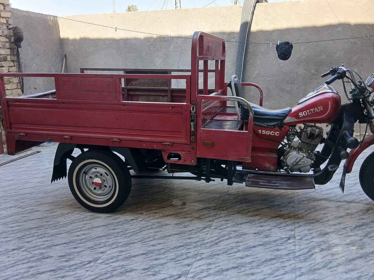 سلام عليكم ستوته صلطان مديل 19مكفوله ما بيه خياس حلوه ونضيفه وكيل بشارع بغداد سعر 2250 وبيه مجال مكاني حي لوحده سلاميه تصل ***********
