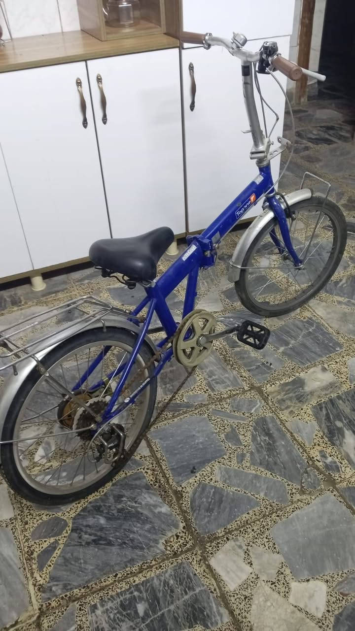 سلام عليكم 
بايسكل يطبك حجم 20
بايسكل كامل من اي نقص
العسر٧٥وبي مجال
المكان بغداد البياع حي التراث
الرقم ***********
-فقط وتساب
