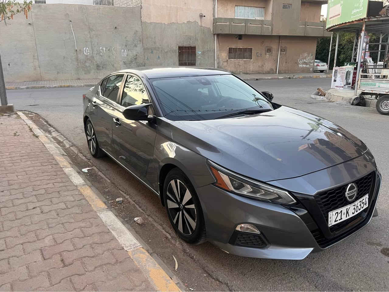 التيما 2022 
رقم و سنوية و هزة جديد 
بيه صبغ بس بونيد بدون ايرباك وبيها باب سكن خلفي تعديل بارد وربع سقف PDR بالشحن واكع عليها حديده سيارة جاهزة ما بيه اي مصروف كير ومكينه بالشرط والسيارة باسمي الشراي يخابر 
*********** كركوك, العراق
