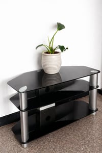 ميز بلازمـا للبيع سعر 25 مكان بغداد الكاظمية للاستفسار 07705120628