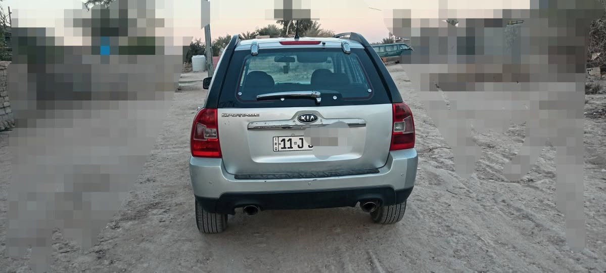 سبورتج ٩ بغداد دولي بسمي مواصفات فتحه حساس خلفي مكينه ٢٠٠٠ دوش دسك امامي خلفي نضام ABS تبريد شغال حداديه جيده ارضيه جلد  جراد بالبنيد قليل صبغ بالجاملغ الخلفي واضح بالصوره اني ما فاحصه تشوف بعينك وتفحص السعر ١١٢ مكان السياره كربلاء
*********** تبديل بلكات جدد وتنضيف النوزلات باتري جديد زوج تاير جديد داخل السياره اسود  كلش نضيف
