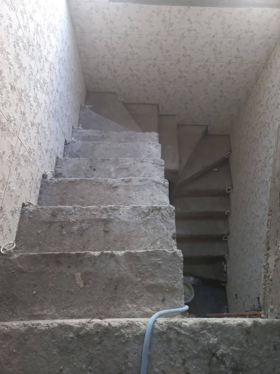 سلام عليكم خلفة سراميك كاشي مرمر كرانيت شغل درجة اولة *********** التزام بالعمل
