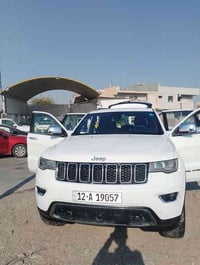 جيب كراند شيروكي ترايل هوك :2019 - المحرك: 6 سلندر، 3600  المواصفات:  ...