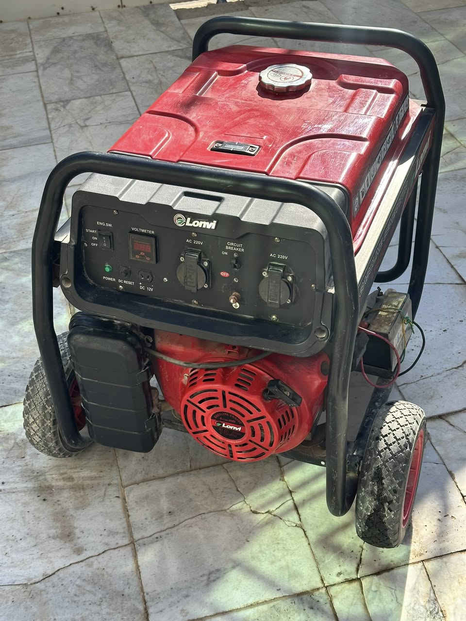 .مولدة ياباني استعمال قليل نضيفة عالشرط
١٨ الى ٢٠امبير شغل حتى سبلت لو ثلاجة ومجمدة مع الاجهزة عندي تشغل بالبيت مع البيت 
للنواصل***********
