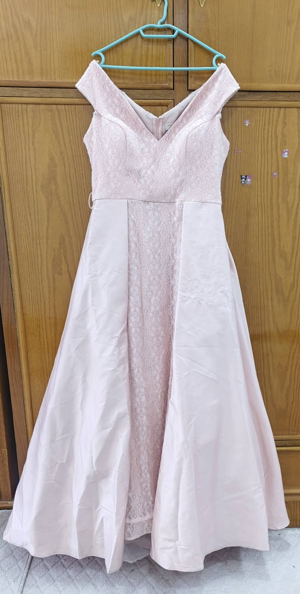 السلام عليكم بنات ملابس جديدة  ونظيفة كولش لبس كولش قليل 
وفساتين  السهرات كلهم من السناتر ابيعهم ب سعر رخيص لأن مستعجلة أريد انتقل ل بيت جديد ودا اصفي بيهم 
كلمن سعره وقياسه 
إللي تريد تشتري بس تراسلني وتستفسر ع الخاص لطفا 
⭕ملاحظة ما عندي توصيل ⭕
مكاني كربلاء- باب طويريج


**إذا كنت صاحب هذا الإعلان وتريد حذفه لأي سبب، رجاءا أرسل رسالة إلى الدعم الفني**