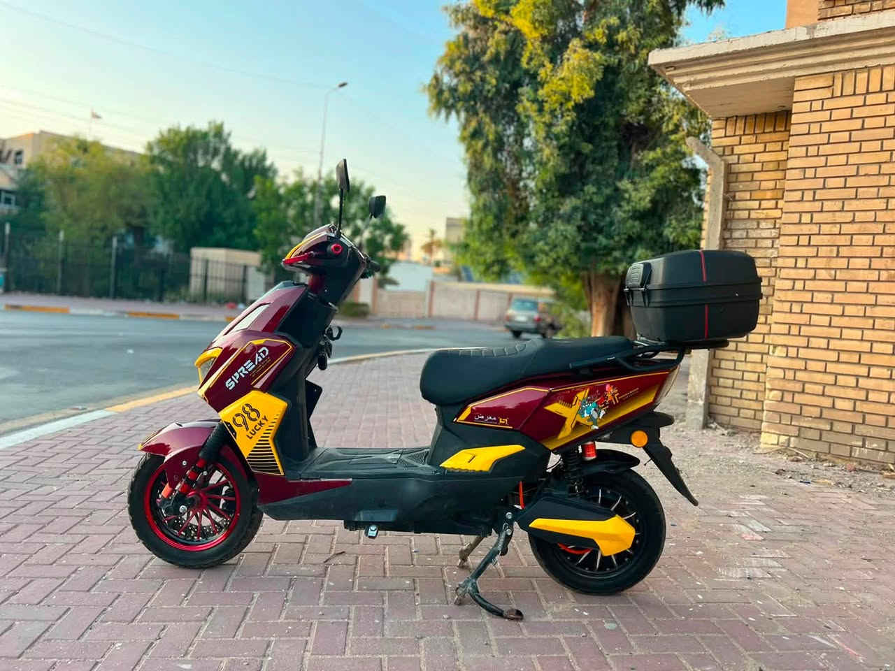 سلام عليكم شباب دراجه شحن البيع  سكنس  رياضي الله شاهد  كلها كامله مكمله كل نقص وعيب مابيها امانت الله  تجي مواصفات عالميه
دراجه وصلها مال المعرض موجود 

الموديل 2026 
النوع سكنس مزود رياضي مدرع
البطاريات 6 كبيره
التحويلات1.2.3
السرعه 75 حقيقي  
جهاز انذار السرقه
تشغيل عن بعد. 
تشغيل عن طريق كارت 
قفل ستيرن 
كارتات 2 
بصمات 2
صندوق خلفي كبير 
الدراجه مدرعه بل كامل 360 درجه 
لونها كلش مميز 
كشن سياحي  VIb
نضام ABS
نضام USB
طارات جبلي 
بريكات دسكات دهن 
أطارت جوبلس 
لدات اماميه وخلفيه 
اسطابً لايت 
شاحنه ذات شحن سريع ويقاف ذاتي 
اشاير رباعيه 
اي استفسار اتصال 

***********

مكاني بغداد
