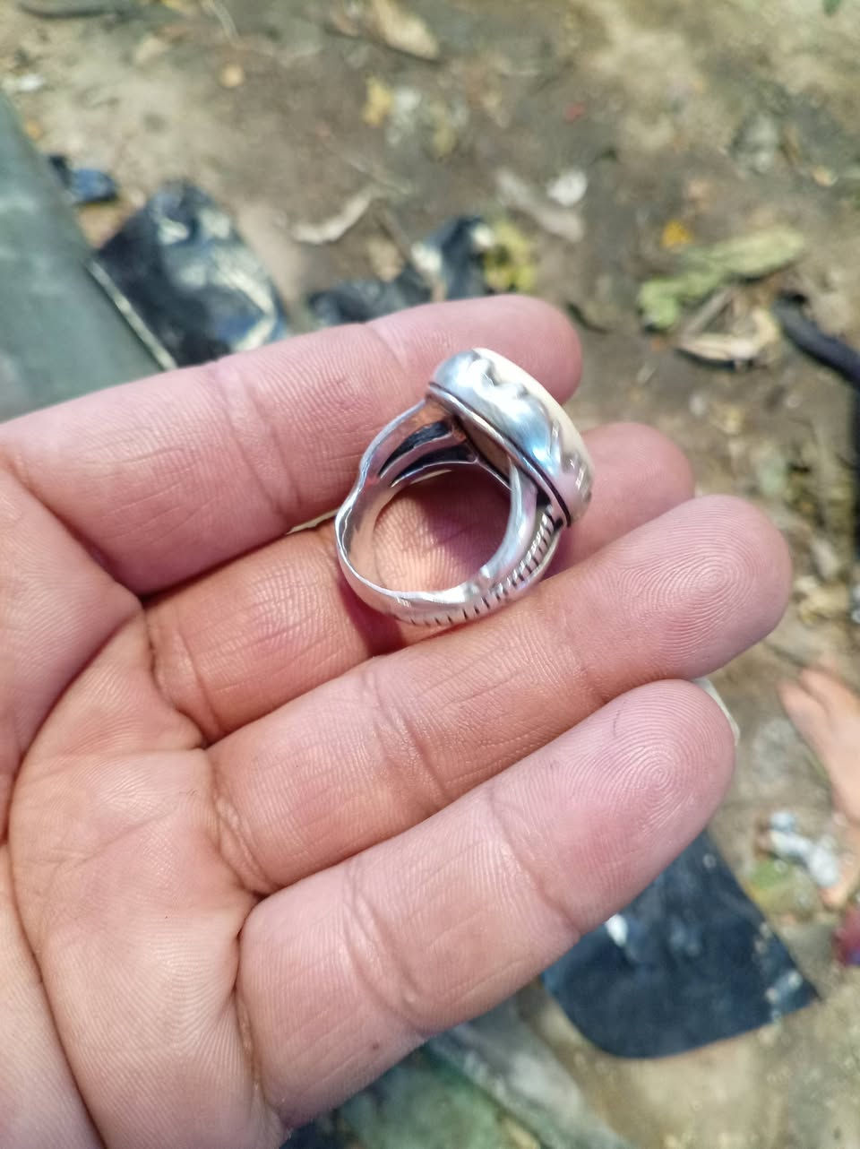 محبس نوادر عطف خرزه قديمه وصياغه فظه يدوي فول فساد سعر ٧٥ اتصل *********** مكاني سماوه
