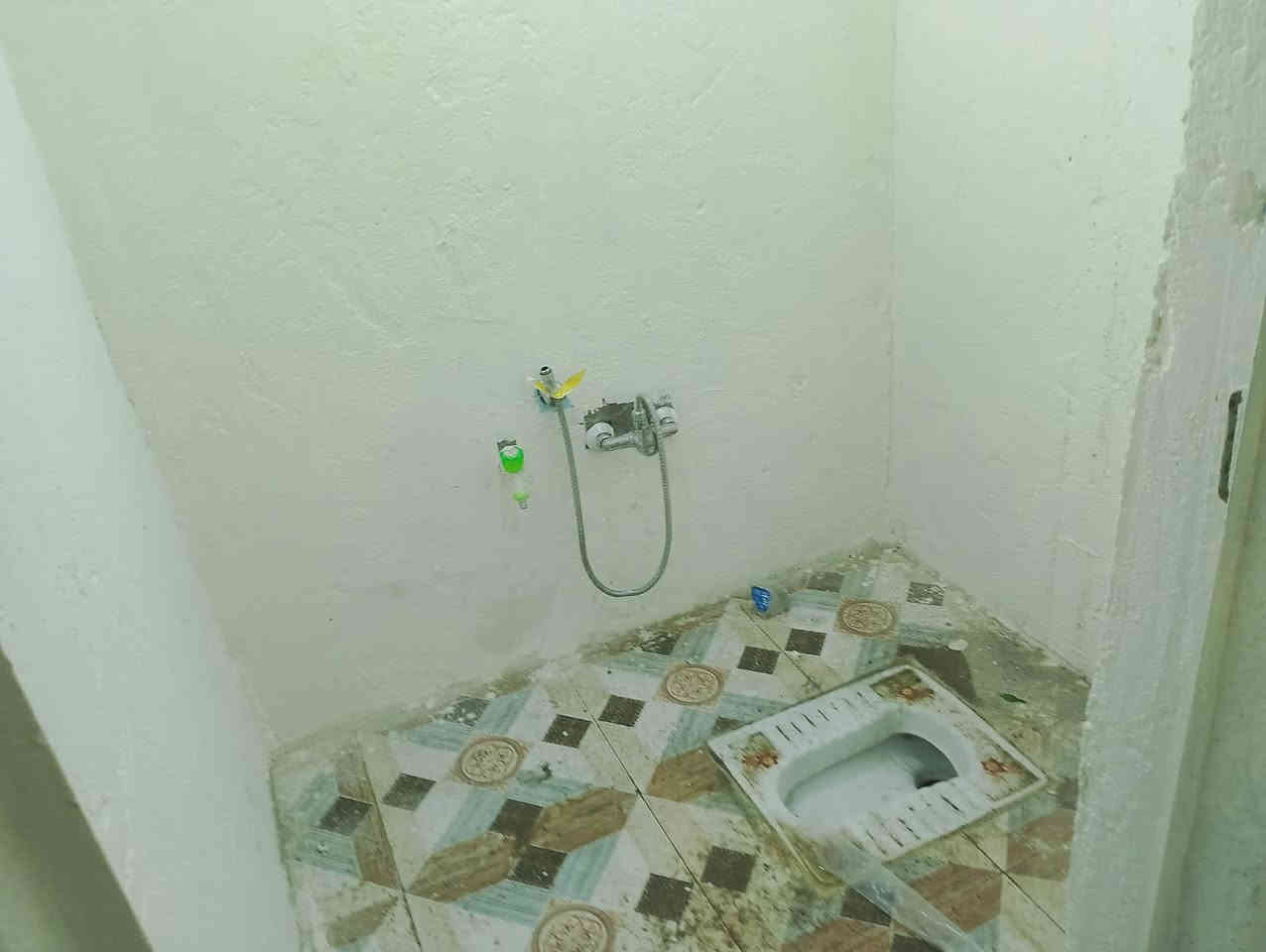 متوفر الان #بيت #للايجار  قرب الجدارية قرب التانكي
مساحته 300 متر يحتوي على غرفة وصالة و استقبال معزول وصحيات  ارضية بورسلاين  مرتب كلش البيت ونظيف

ايجاره 250 ويحتوي على سخانات 2 وماطور

للاستفسار اكثر اتصال او واتساب ***********

او مراجعة مكتب السند للعقار في حي الجزائر شارع المطاعم مقابل مدارس التفوق
