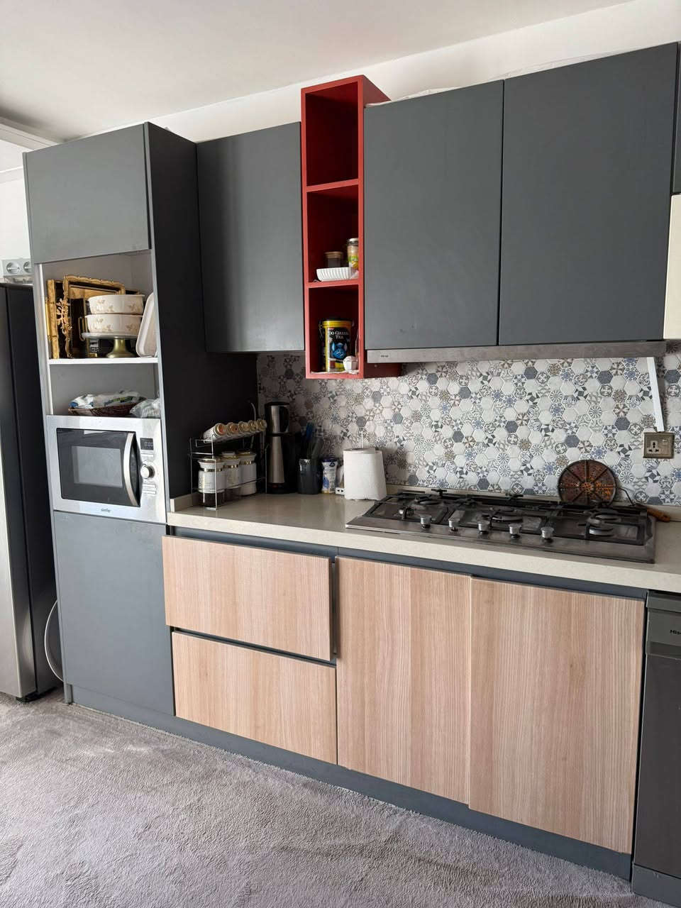 كاونتر للبيع خشب أم دي إف مع الطباخ فقط سعرة ٣٥٠ قفل  الشراي يتصل على هذا الرقم ‏‏‪***********‬‏ بي واتس
